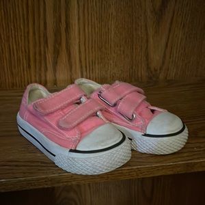Toddler size 5 air walk shoes